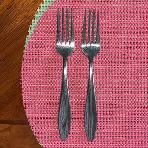 2 Oneida Comet Dinner Forks Flatware Stainless Glossy Finish